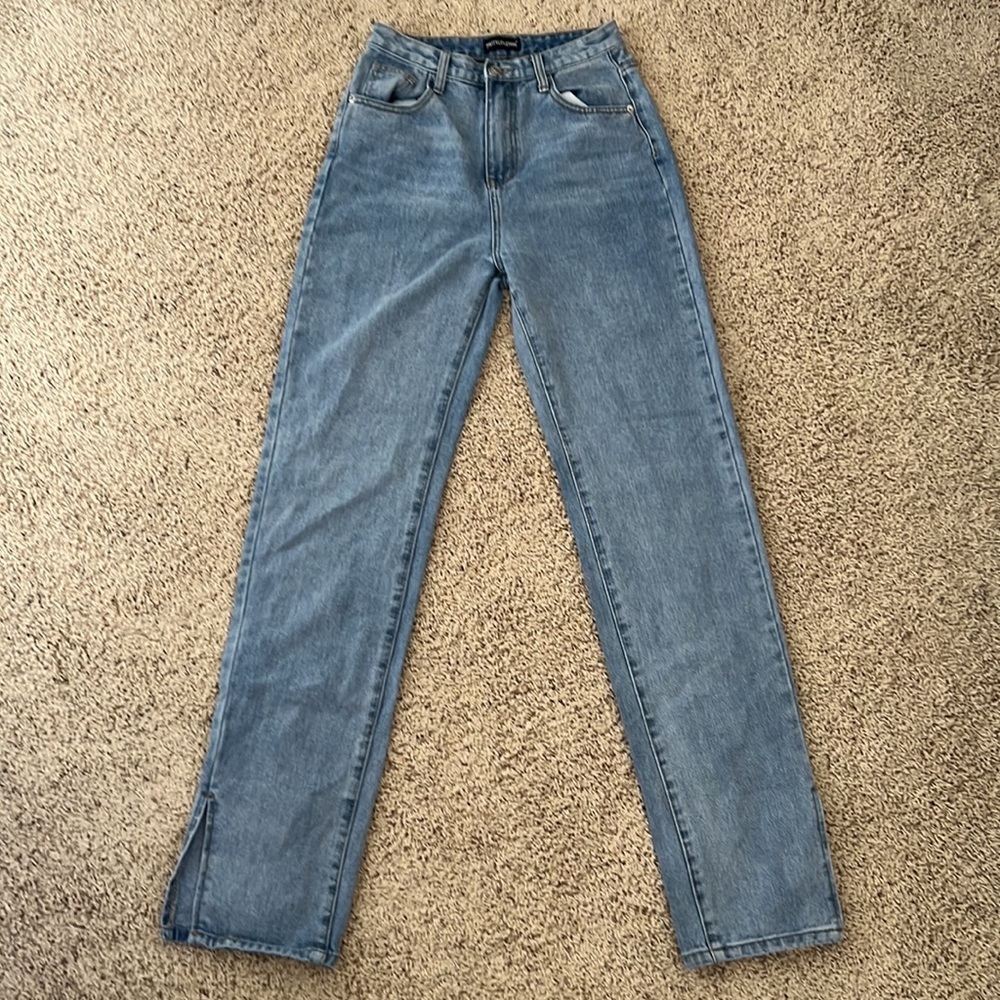 Prettylittlething White Wash Split Hem Jeans (4) - image 7